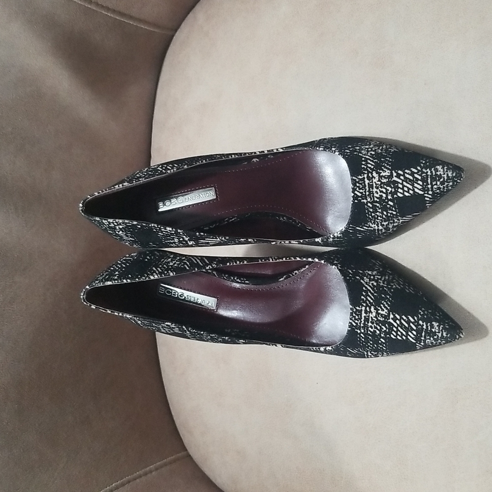 BCBGeneration suede pointed toe  heels